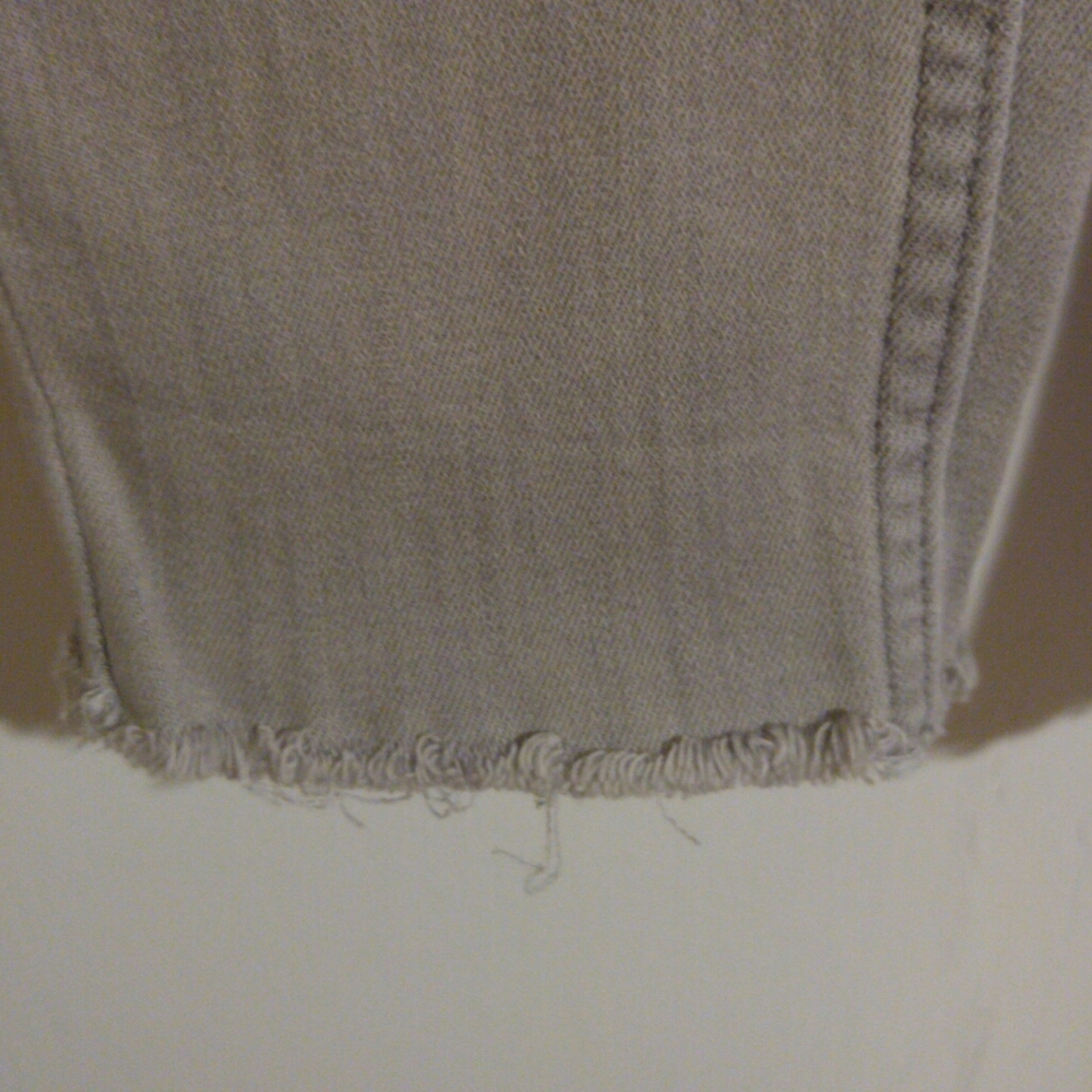 Levi's light gray skinny stretch raw hem cutoff jeans size 27 - Picture 5 of 12